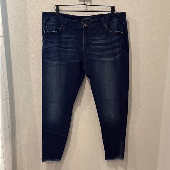 KanCan Raw Edge Zipper Skinny Jeans Size 3X - Picture 1 of 7